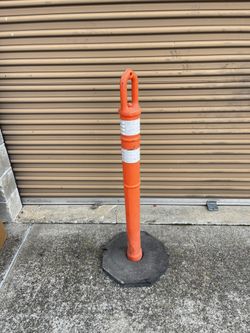 Commercial 4’ Pylon