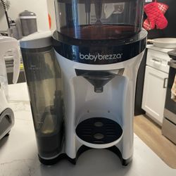 Baby brezza Formula Pro