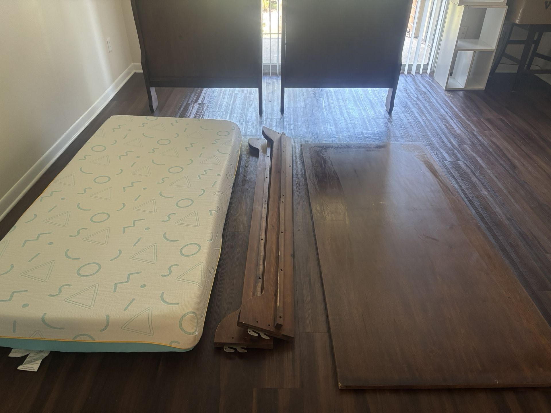Full Sleigh Bed Frame + JAMA Mattress (Excellent Condition)