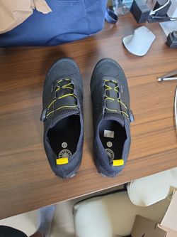 PEARL IZUMI CYCLING SHOE - size 45