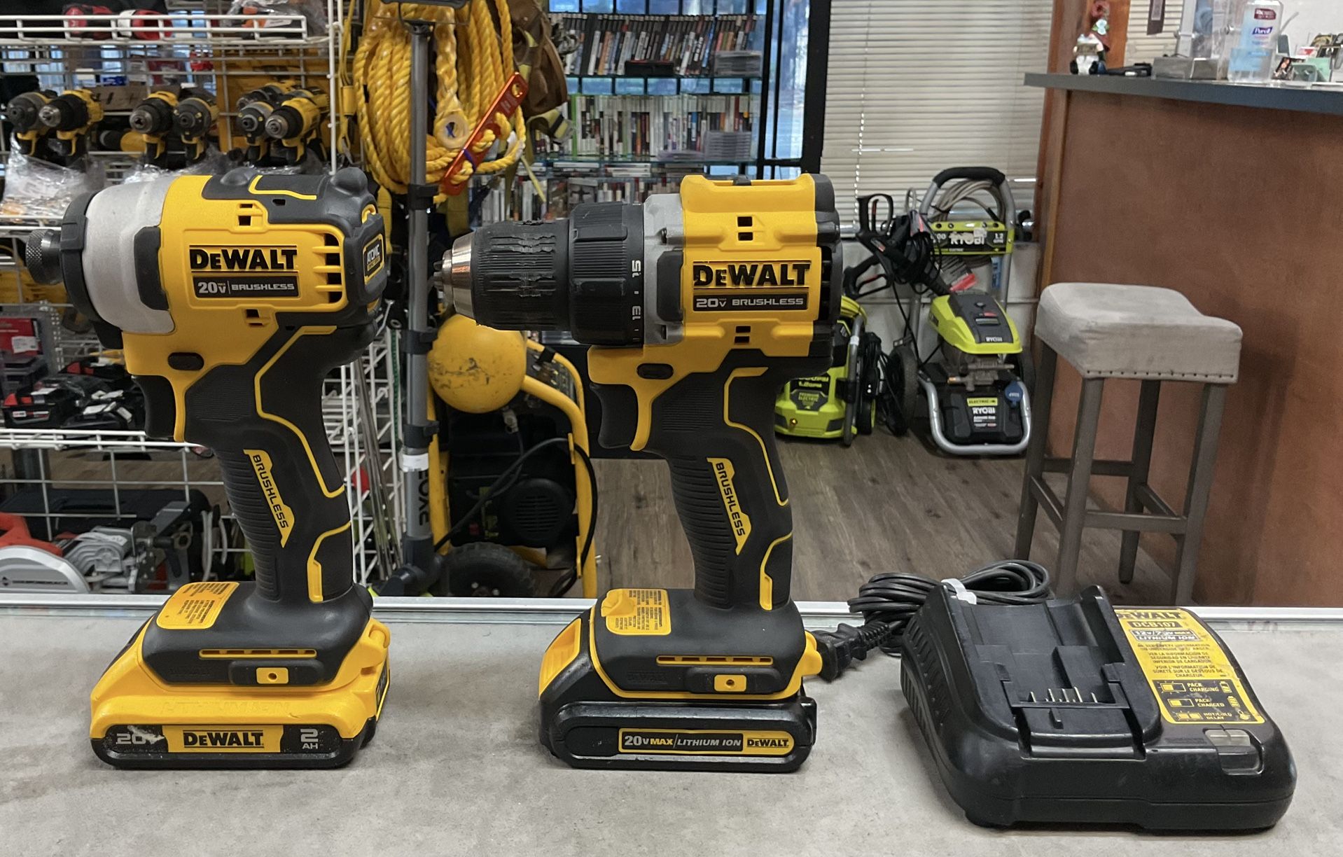 Dewalt 20V Atomic Compact Series Drill Set