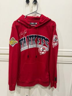 Yankees Adult Sweater size Small