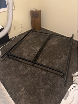 Metal bed frame—Adjustable sizes