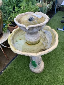 Hard Plastic Bird Bath.  40 Firm. 