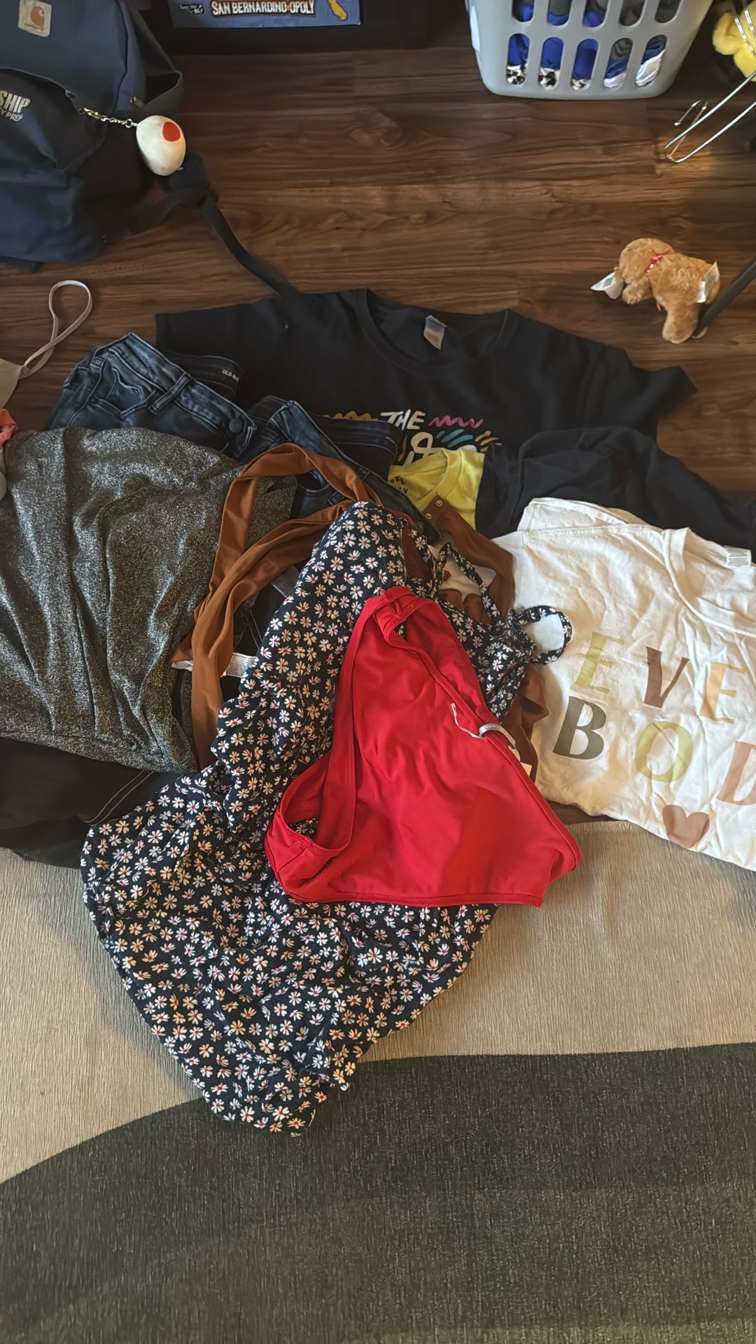 Free Clothes, Shoes, Purses, Toys