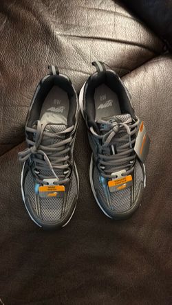 Brand New Avia 5000 Men’s Walking Shoes – Grey/White – Size 8 Wide (8W) – NWT
