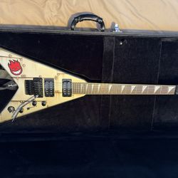 Jackson Flying V MIJ Electric Guitar – Made in Japan w/ Hard Case & Seymour Duncan Pickups