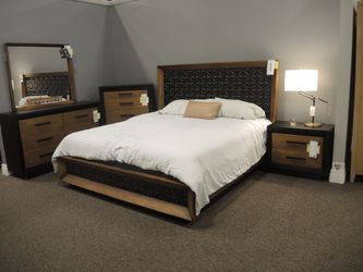 Rotta Carbonado King Panel Bed - Two-Tone Walnut | Headboard