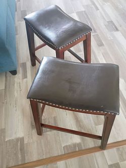 Saddle barstools