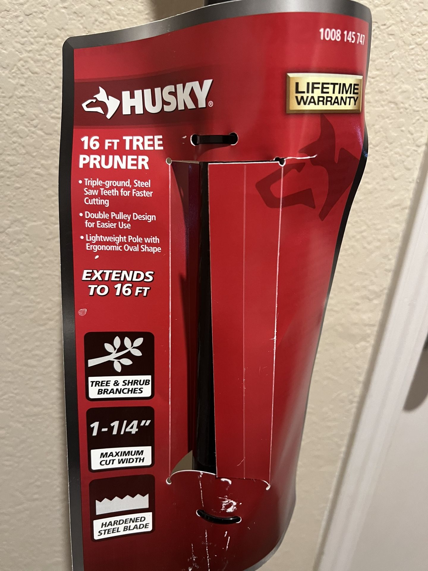 Husky 16-ft Telescopic Tree Pruner for Sale in Arlington, TX - OfferUp