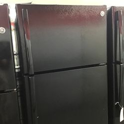 GE 18 Cu Ft top And Bottom Fridge. 1 year Warranty 