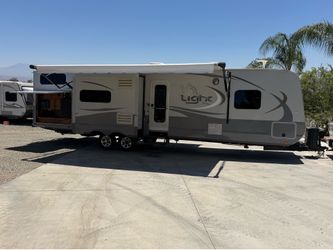 2015 LIGHT  32FT BY OPEN RANGE  BUNK HOUSE
