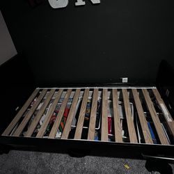 Bed frame - Twin