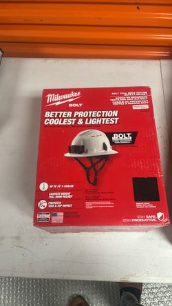 Milwaukee bot helmet