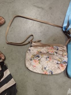 Each purse 5$