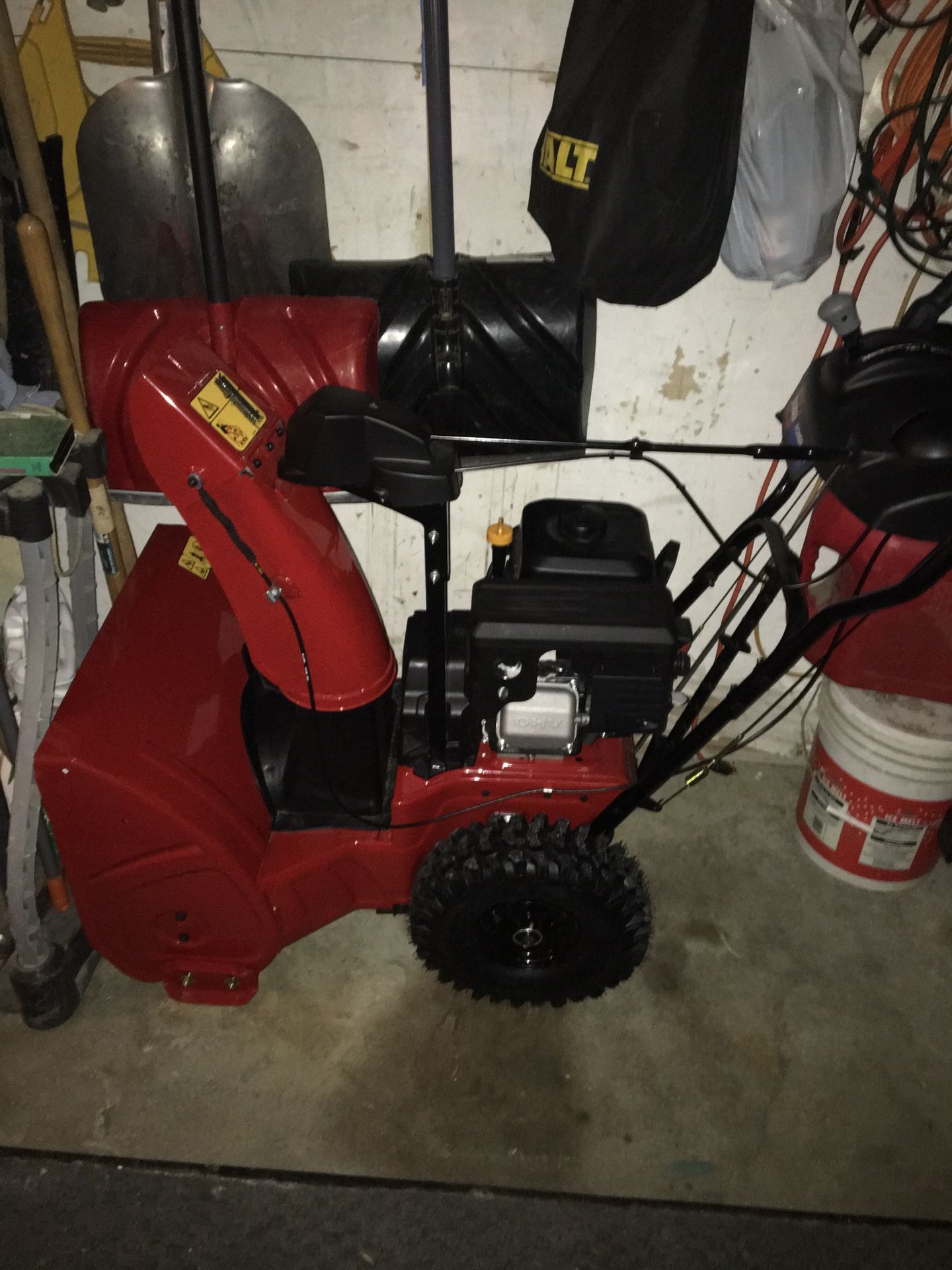 New Toto Power Max OE 824 Snow Blower