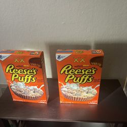 Reese’s puffs X kaws Boxes (2)