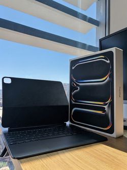 iPad Pro 13” w/ Magic Keyboard