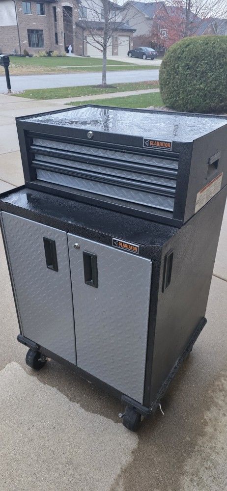 Gladiator 2 Piece Tool Chest And Rolling Cabinet 