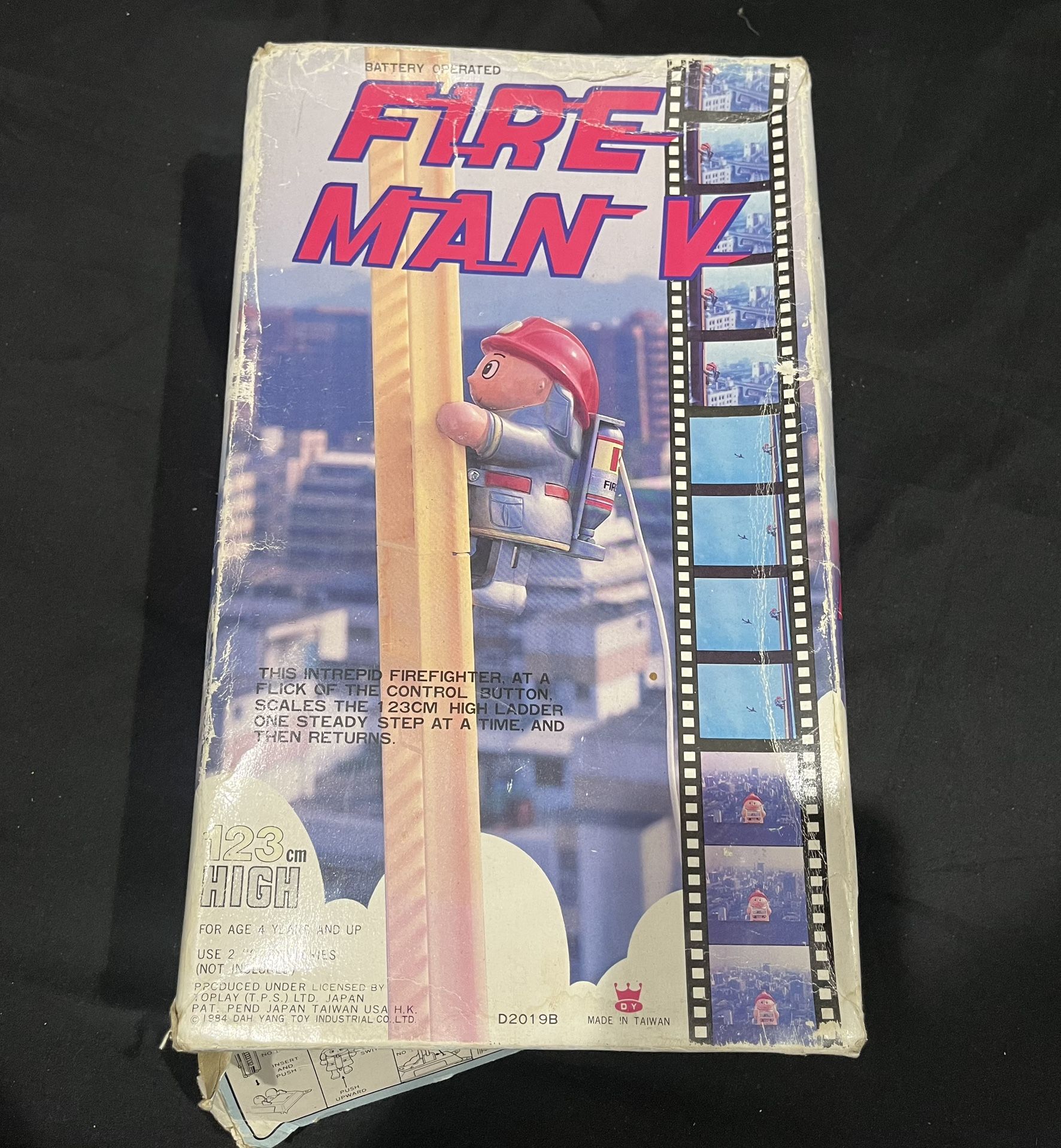 🟡 Vintage Fire Man Toy