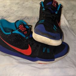 Nike Kyrie 3 Light 