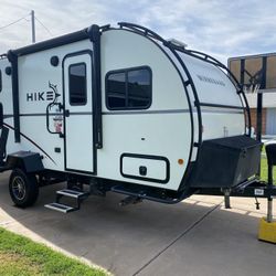 2021 Winnebago Hike 172BH *great condition*