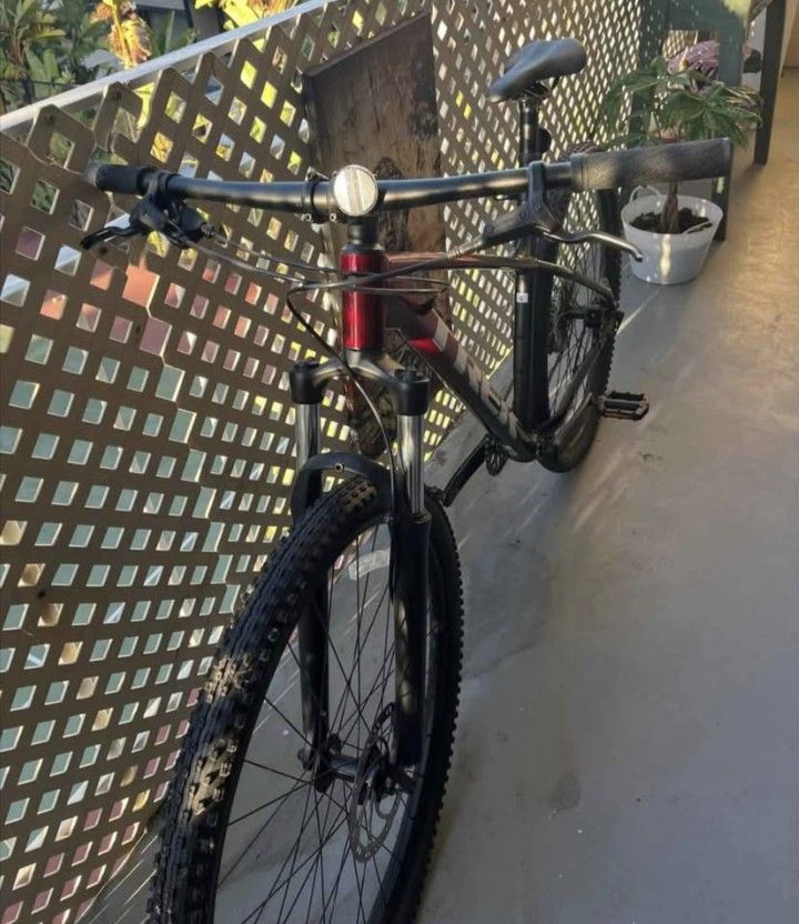 Brand New Trek Marlin 6 Gen 2 Mountain Bike