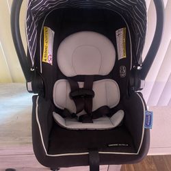 Graco infant car seat 