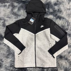 Mens Nike Tech 