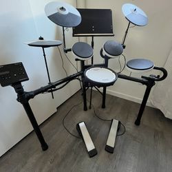 Roland Electric Drum Set (TD-02KV)
