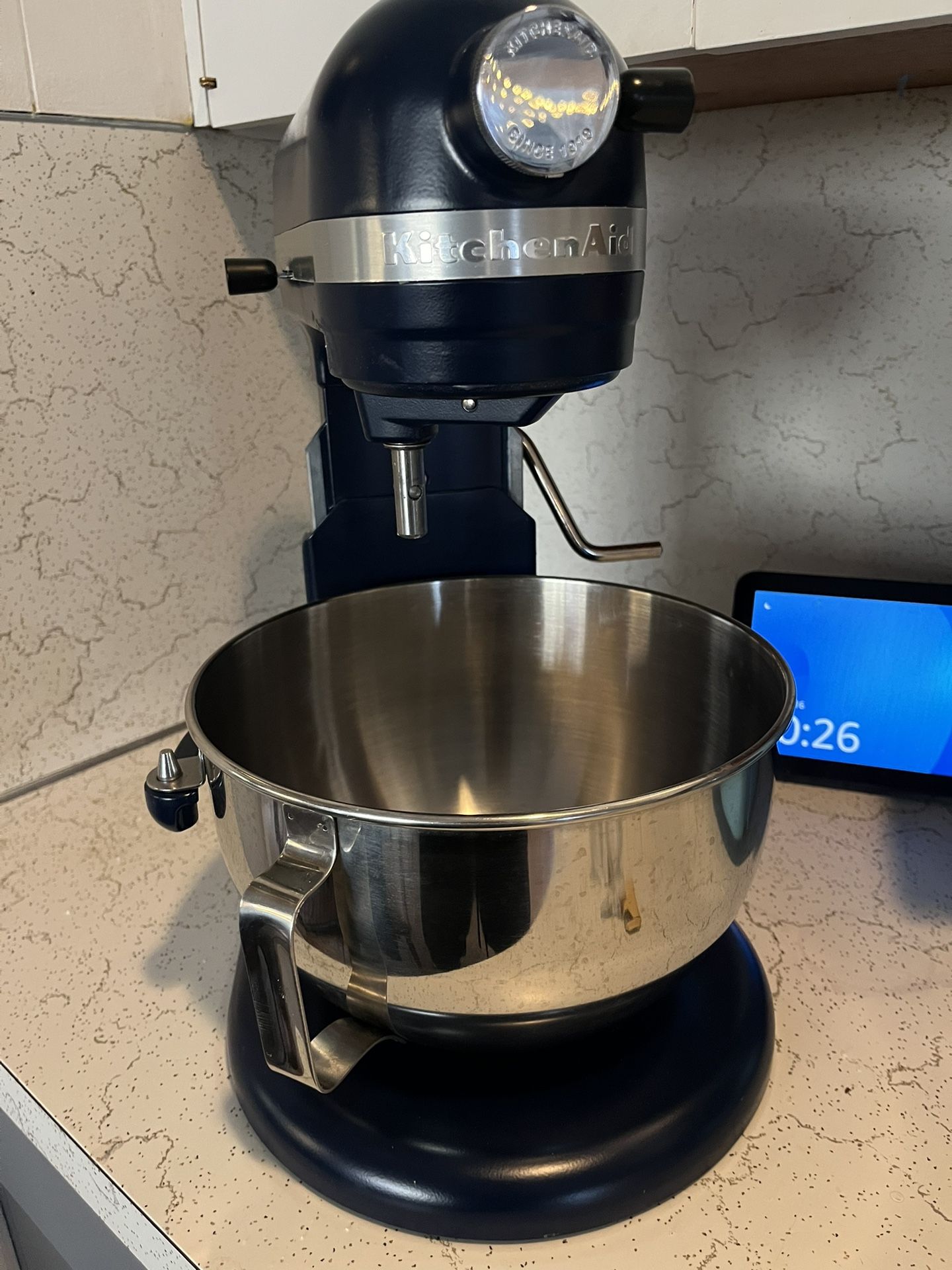 Like New Navy Kitchenaid 5.5q Bowl-lift Stand Mixer