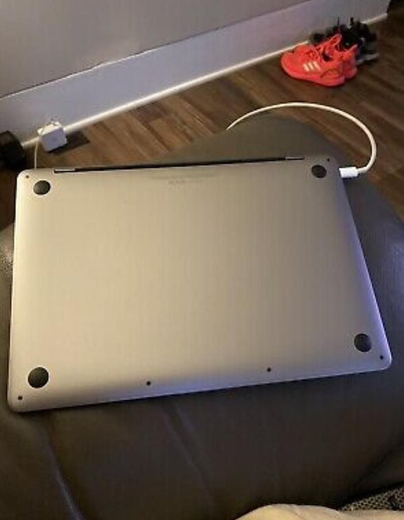 Apple Laptop