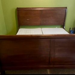 Full Bed  Good Condition 