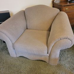 Oversized Comfy Chair 