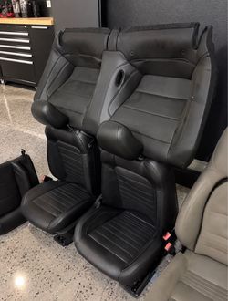 S550 Mustang Premium Seat Set