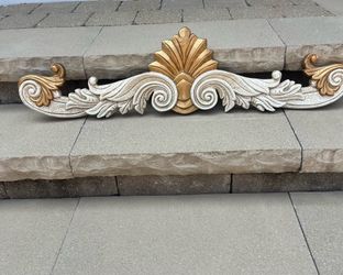 LOVELY ORNATE WALL DECOR