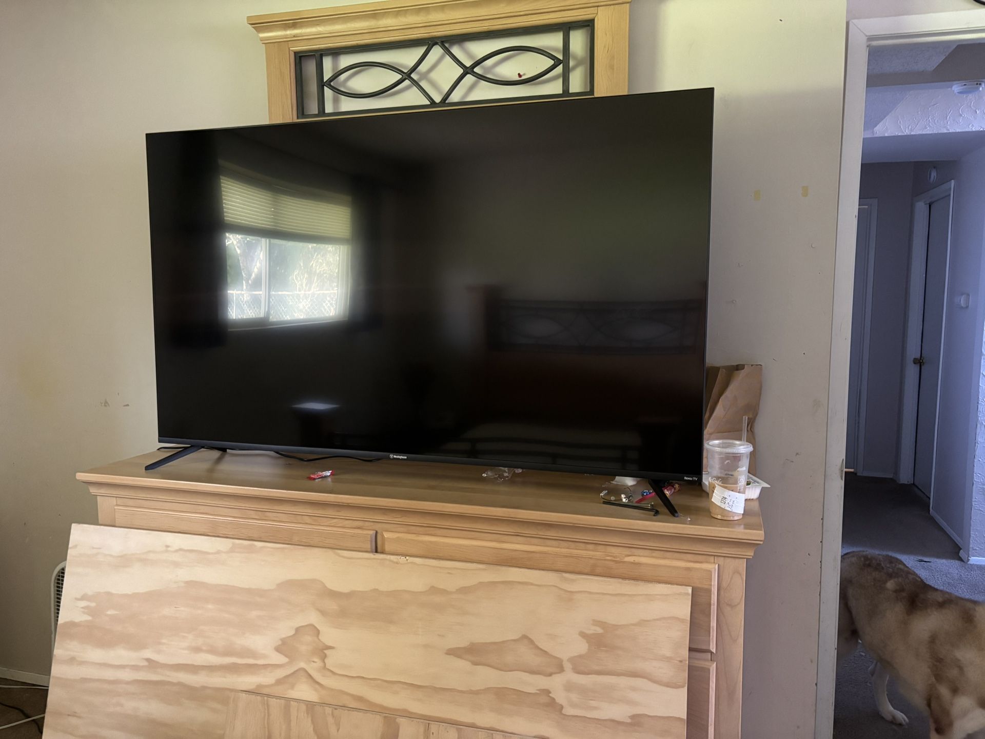 Westinghouse • Roku TV 65”