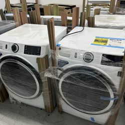 White GE Appliances- All Brand New Kitchen/Laundry 
