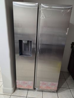 Moving Sale: Samsung Side-by-Side Stainless Steel Refrigerator (Warranty Until Oct 2026!) 🧊✨