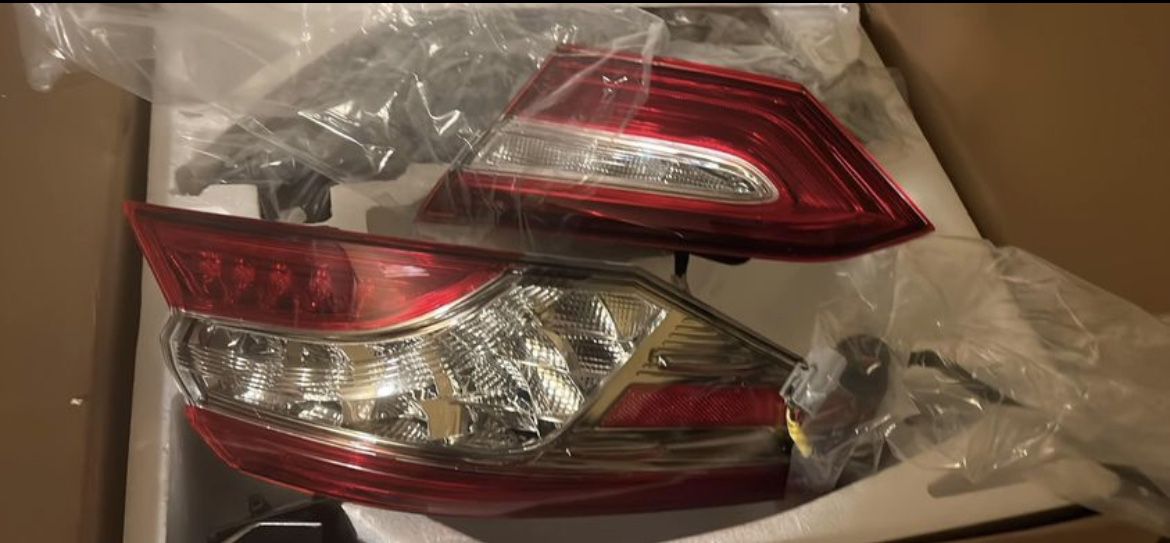 OEM 2019 Toyota Camry Xse Taillights 
