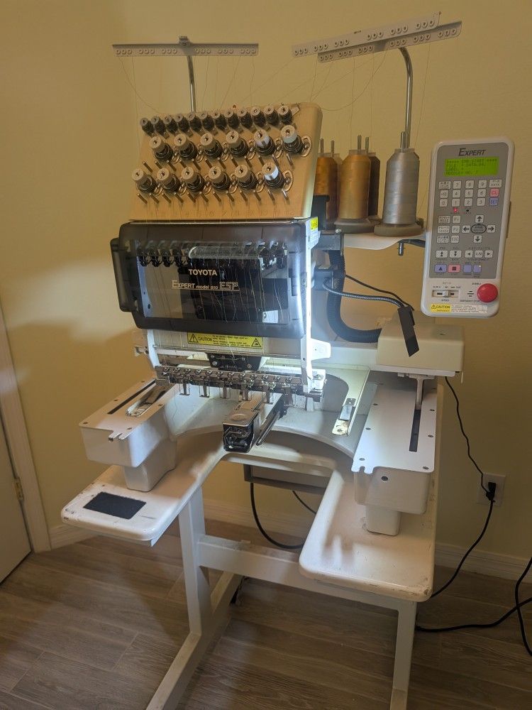 Toyota ESP 850 Embroidery Machine - Multi-Needle with accessories!