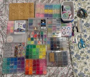 Huge Ultimate Jewelry & Bracelet Making Kit Lot w/ Wood Design Board, 1,000s Beads & Tools
