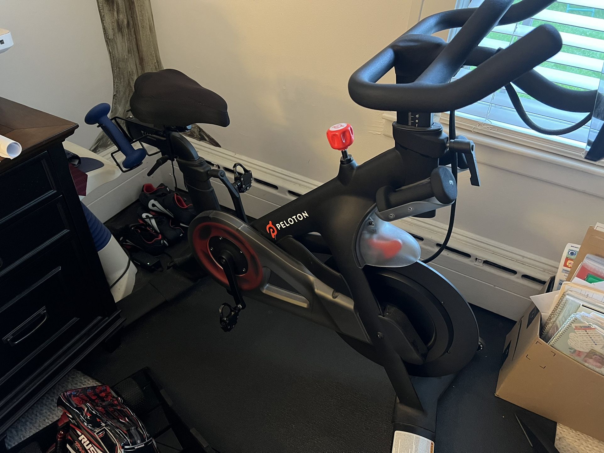 Peloton Bike Barely Used 2020 $650