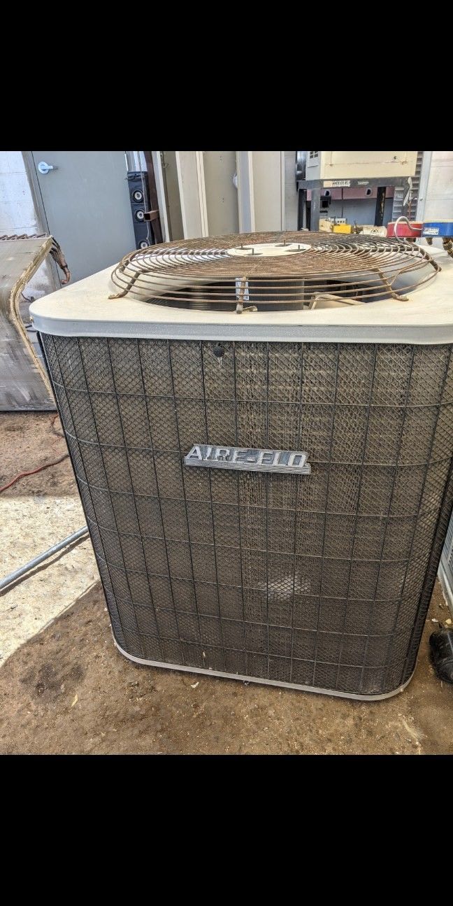 2005 Aire Flow 5 Ton AC Condenser Heat Pump. R22
Fully charged with R22 refrigerant
