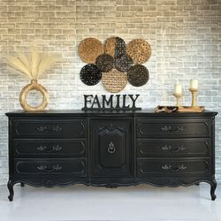 Thomasville Dresser - Sideboard - Buffet - Entertainment Center - Credenza - TV Console