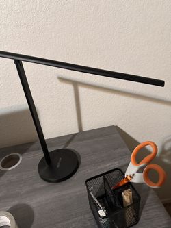Uplift Desk Lamp 