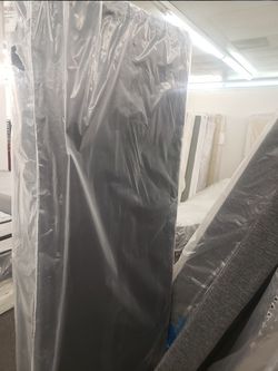 CALIFORNIA KING Box springs/ VASES DE VENTA