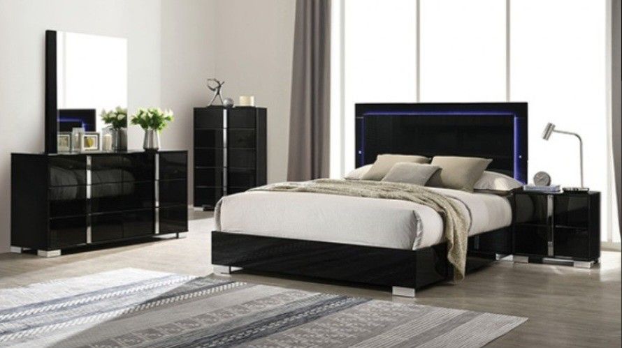 Brand New Black 4pc Queen Bedroom Set (Available In Eastern King)