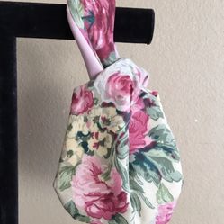 Victorian Roses Floral Wristlet 