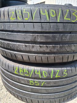 Pair of  285/40/R23 with 80% of tread or life MICHELIN PILOT SPORT 4S